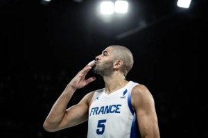 mk体育入口-队长告别！巴图姆15年7次大赛夺奖牌，大旗交给文班