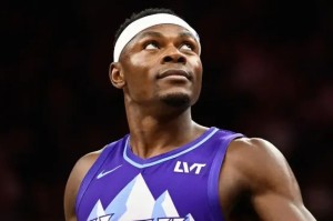 mk体育下载-希布韦出战32分钟，投篮17中12得到29分17篮板3助攻