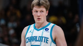 mk体育下载-还是看你下半场！克尼佩尔半场毫无手感 6中1&amp;三分5中0仅拿2分