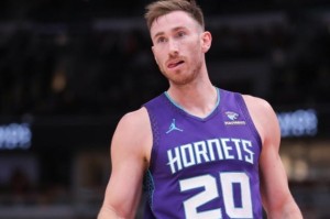 mk体育下载-拉文太贵防守又差？高管：海沃德是湖人补强最优解