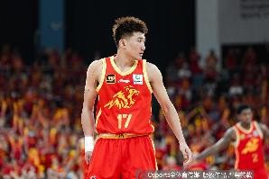 mk体育下载-状态复苏！孙铭徽18中11砍下28分9板2助3断1帽 0失误