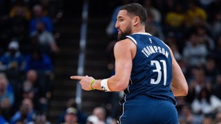 战旧主！克莱三分9中5得到15分1板1助1断1帽