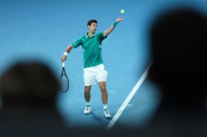 德约五盘鏖战击退弗里茨 意外受伤卫冕之旅蒙阴影